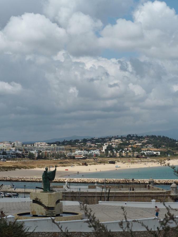 Ema'S Beach And Nightlife House Apartment Lagos Luaran gambar